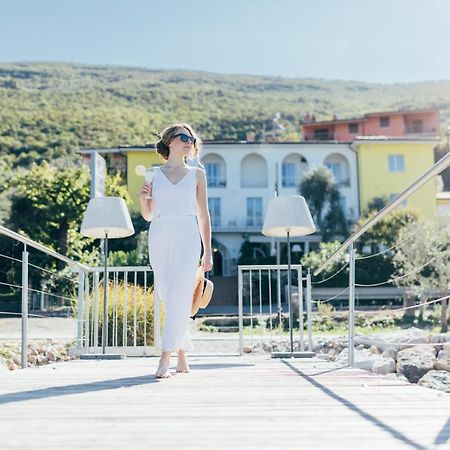 Hotel Orione - Lake Front Hotel Brenzone sul Garda Exterior foto