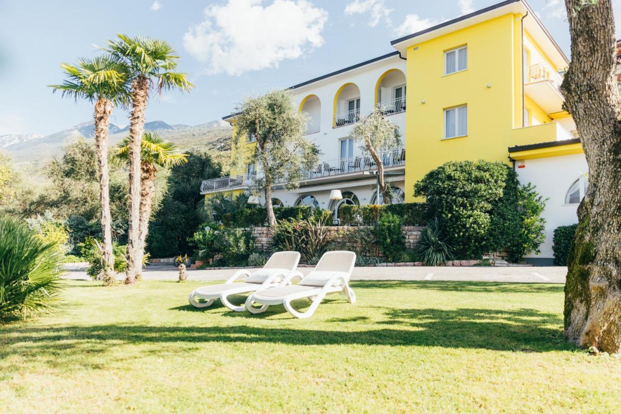 Hotel Orione - Lake Front Hotel Brenzone sul Garda Exterior foto